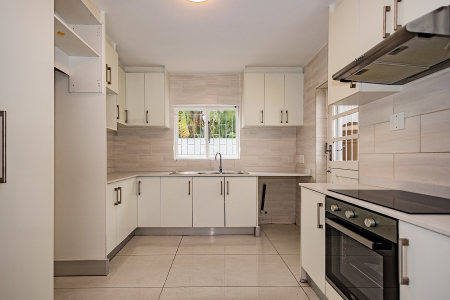 4 Bedroom Property for Sale in Bloubergrant Western Cape